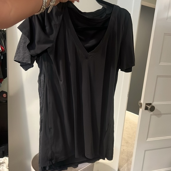 Like new lululemon love tee - v neck - Picture 3 of 3